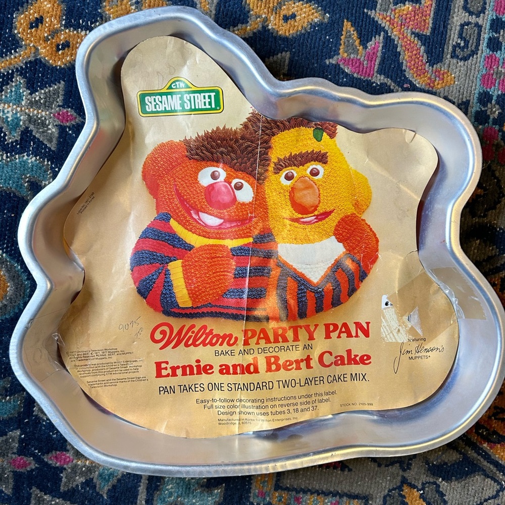 Wilton Party Pan Bert & Ernie Cake Pan 1977